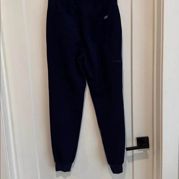 Figs Scrub Joggers - Picture 4 of 5